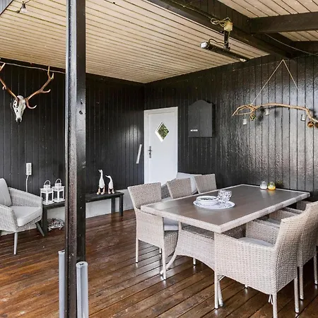 3 Bedroom Cozy In * ヒュールスミンネ
